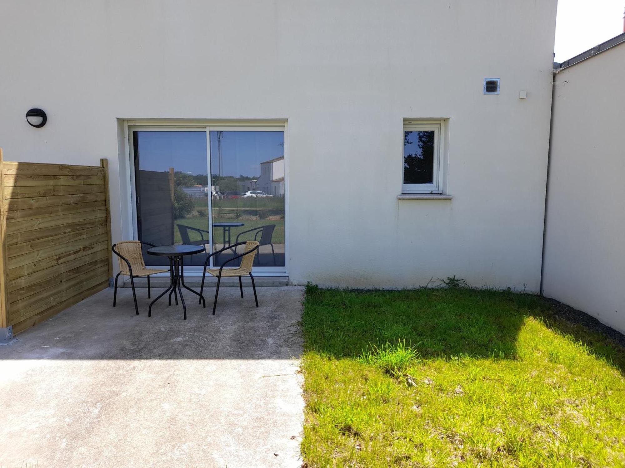 Studio Lumineux Avec Terrasse La Roche-sur-Yon Esterno foto